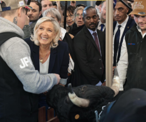 Marine Le Pen et Rody TOLASSY au Salon International de l'Agriculture à Paris, rencontrant des éleveurs et visitant les stands